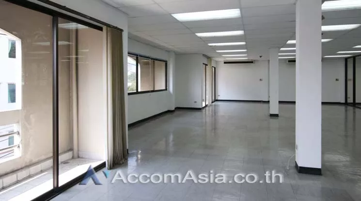  Office space For Rent in Phaholyothin, Bangkok  (AA14292)